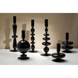 Bougeoirs en verre moderne noir Choisissez parmi notre gamme exclusive pour trouver l'ajustement parfait à votre style.