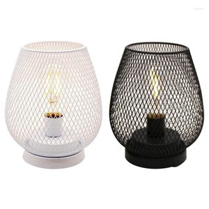 Candlers Creative Birdcage Retro Iron Art Minimaliste Creux de table Creux LAMPE LECTURE DE NIGHT