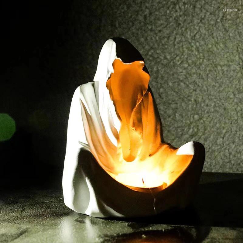 Titulares de vela Creative White Cloak Wizard Resin Halloween Decoração de castiçadeira Decoração de castiça