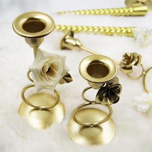 Candlers titulaires européens Golden Romantic Ring Ring Candlestick Lamp Party Table de mariage Decoration Accesstes Restaurant Vase Ornement