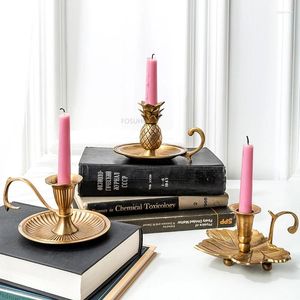 Soportes de velas Soporte de latón de metal europeo para restaurantes decoración del hogar candelabro retro de diseño creativo