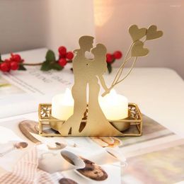Bougeoirs Europe Metal Luxury Golden Lovers 2 trous Idée de porte-trèmes pour les décorations de dîner aux chandelles romantiques Ornements de mariage