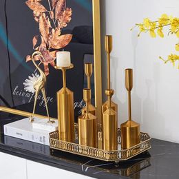 Kandelhouders Europeaan retro metaal Gold vergulde hoogwaardige pijler Wedding Home Decoratie Candlestick Props