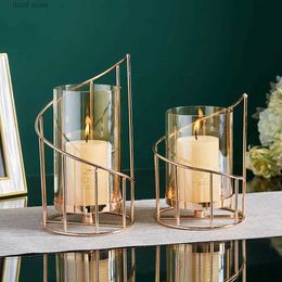 Kandelaars Europese stijl metalen kandelaar Glas en ijzer Bloemaccessoires Opslagfles Romantische bruiloft Verjaardag Diner Decoratie T240309