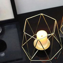 Kandelaars licht luxe Noordse Noordse moderne 3D -houder geometrische metaal creatieve huizendecoratie bruiloft kerstbar romantiek ornamenten