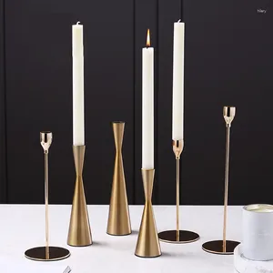 Kaarsenhouders moderne gouden pilaar bruiloft centerpieces voor tafels metal kerstkandsletsende huisdecoratie accessoires