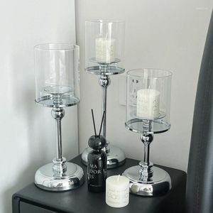 Candlers Nordic Luxury Classic Metal Metal Vintage Silver Candlestick Home Wedding Center Piece pour la table de table de table Decoration