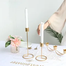 Partes de velas Estilo nórdico Candelera Metal Modern Golden Estética Golden Pequeña mesa de decoración Kerzenhalter