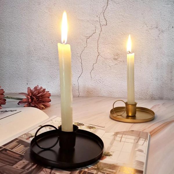 Candlers Retro Metal Iron Creative Romance Romance Candlestick Stand-résistance à la chaleur Supplies de Noël pour le mariage d'anniversaire