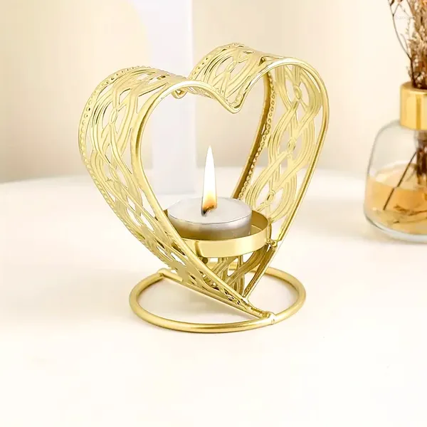 Candlers Romantic Iron Art Baroque Barade Candlestick Golden Heart Holder Ornaments Candlelight Dîner Table Centor Centorpiece Decoration