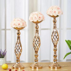 Kaarsenhouders tafelhouder decoratie: gouden ijzeren kunst vaas twisted road kandelaar voor bruiloft bloemen rekwisieten