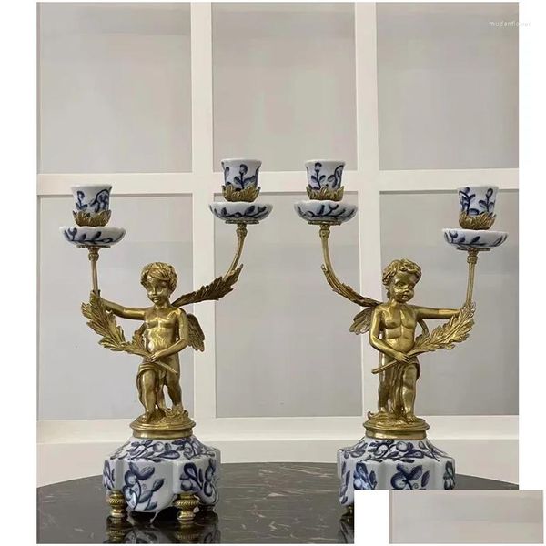 Bougeoirs de table en porcelaine de grande taille avec paire de bâtons de lumière en laiton, statue d'ange artisanal, support bleu et blanc pour la décoration de la maison Dro Dhj1E