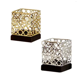 Bougeoirs Carlein Tealight Decorative Européen décoratif élégant Blanqueur de fer chandelle pour table à manger de la table de vacances décor de chambre à coucher