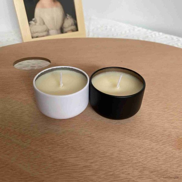 Velas 1 UNIDS Estilo Nórdico Lata Paquete de Viaje Vela Perfumada Lata Negra Mini Aceite Esencial Vela Habitación Purificación de Aire