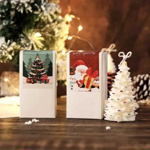 Kaarsen Handgemaakte kerstboom Geurkaars Knutselen met cadeaus Diy kerstcadeaus Feestelijke sfeer Familie kerstversiering