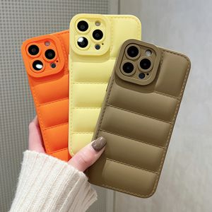 Candy Color Liquid Silicone Down Jacket Case voor iPhone 14 13 11 12 Pro plus XS Max Soft TPU De puffer dekselschaal