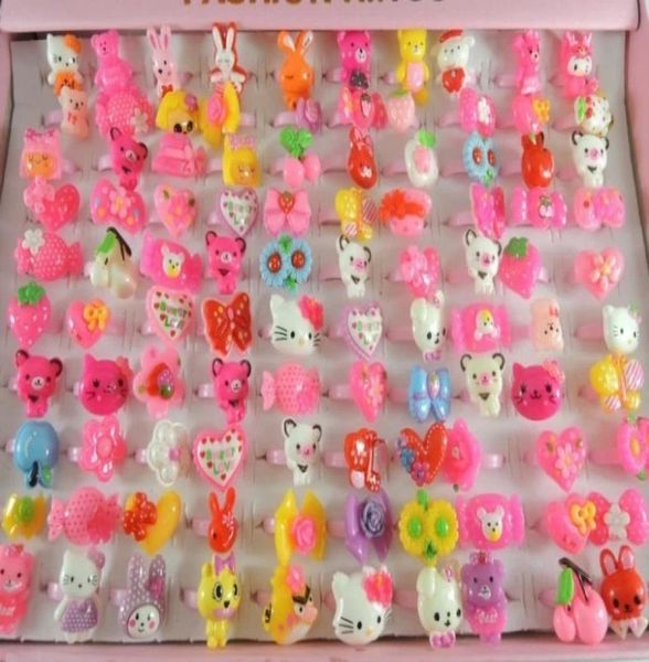 Anillos de plástico de color caramelo para niños para niñas dibujos animados KT lindo animal conejo oso Children039S joyería del día para Navidad ps14184430709