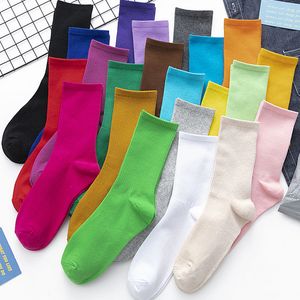 Candy kleur vrouwen katoenen sokken effen kleur zachte ademend casual sokken voor giftfeest groothandel prijs hoge kwaliteit