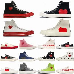 Chaussures d'amour en toile avec des yeux de coeur High Low Classic Casual Sneakers plate-forme rose brillant multi-cœur blanc noir 74ip #