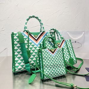 Bolso de lona Triángulo Bolsos de la tienda Moda Totes grandes Mini Bolso de mujer Bolsos de playa abiertos de cuero genuino Clave Bolsa de capacidad de alta calidad Cl