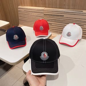 Casquette de créateur de luxe, chapeau de créateur, casquette de baseball classique, tendance à la mode, quatre couleurs, peut être sélectionnée pour hommes et femmes avec le même style hors de la rue, incontournable