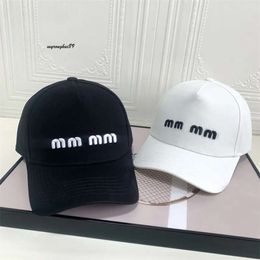 Cap Men Classical Casual Neutral Sun Hat Men Femmes Designers Sports Ball Caps Black Blanc Blanc Solie Couleur de couleur