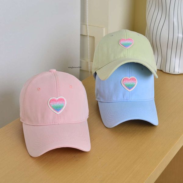 Cap Men New Spring/Summer Wide Brime Béisbol de techo rígido pequeño para hombres y mujeres, colorido cara sonriente Candy Color Duck Lenguer Sombrero