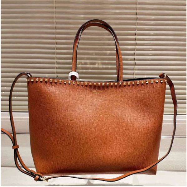 Capacidad Tote Valantiino Soft Bolsas grandes Casual 2024 Stud Strap Mujeres Moda Diseñador Hombro Totes Bolsa Bolsos de cuero Alta Calidad OXHH