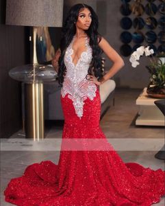 Robes de bal sirène rouge scintillantes 2024 luxe argent cristal perlé col transparent longue robe de soirée formelle pour les filles noires 0304