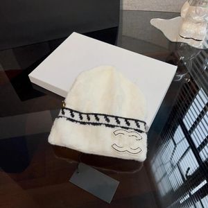 Gorros Gorros / Gorros de calavera Canal Marca Sombrero de pescador Letra de punto Señoras y hombres extranjeros Gorros de hombre elegantes Gorro de visón blanco Letra Knitt