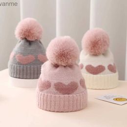 Caps Hats 2023 Herfst en winter Baby gebreide hoed Girl Acryl Dikke Warm baby Pini Leuk hart Pasgeboren hoed 0-12 maanden WX