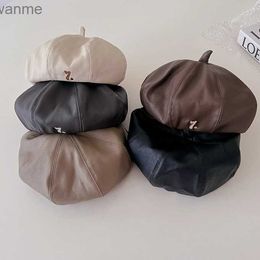Caps Hats 2023 Nieuwe Winter Pu Leather Childrens Beret Elegant Childrens Baby Hoed Solid Color Retro Hat WX