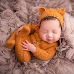 Casquettes Chapeaux né Pography Props Romper Set Salopette Sleepy Hat Bebe Knit Outfit Baby Po Wrap Foot Shoot Pyjamas Accessoires 230313
