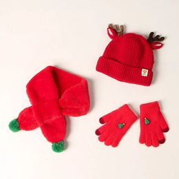 Casquettes Chapeaux De Noël Bébé Chapeau avec foulard Gant Bois Bonnet Tricoté Chapeaux D'hiver Ensemble Pour Enfants pour garçon Casquette Chaude né bébé capo 231120