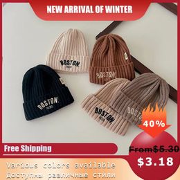 Caps Hoeden Effen Kleur Letter Baby Beanie Cap Winter Warm Gebreide Muts voor Meisjes Jongens Vintage Geborduurd BOSTON Peuter Kinderen Gehaakte Motorkap 231027