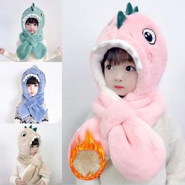 Casquettes Chapeaux Chapeau en peluche pour enfants d'hiver Requin Dinosaure Trois pièces Double chapeau Coupe-vent Froid Gants doux et confortables pour protéger les enfants 231213