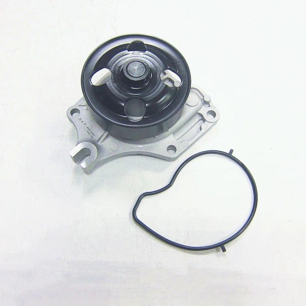 Accessoires de voiture système de refroidissement du moteur ZJ01-15-100 pompe à eau SKF pour Mazda 3 2004-2018 1.6 Mazda 2 207-2011