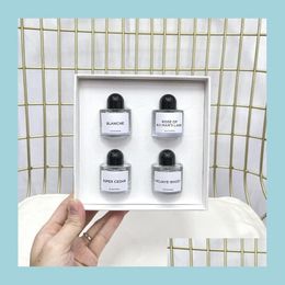 Auto luchtverfrisser Byredo Per 10mlx4pcs Set Blanche Rose of No Mans Land Super Cedar Mojave Ghost 4 in 1 Parfum Gift Box Langdurige Dh93D