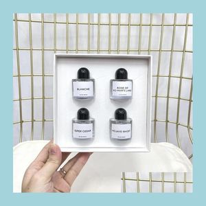 Ambientador para automóvil Byredo por 10 ml x 4 piezas Blanche Rose Of No Mans Land Super Cedar Mojave Ghost 4 en 1 Caja de regalo de perfume de larga duración Dh93D