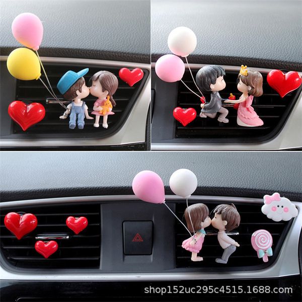 Désodorisant de voiture Clip de sortie d'air de voiture Décoration Dessin animé mignon Couples Action Figure Ballon Ornement Auto Intérieur Tableau de bord Accessoires Fille Cadeau 230605