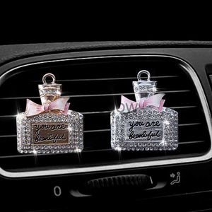 Désodorisant de voiture Creative Inlay Perceuse à eau Bowknot Bouteille de parfum Sortie de climatisation de voiture Parfum Parfum de voiture Accessoires intérieurs automatiques x0720