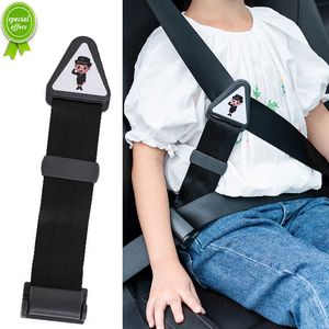 Réglage et fixation de la ceinture de sécurité pour enfant de voiture Ceinture anti-course Boucle de garde d'épaule pour enfants