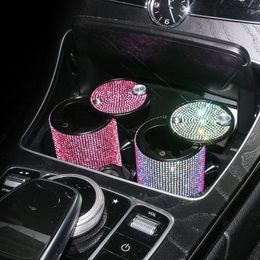 Auto-sigarettenasbak Auto Mini-auto-asbak Draagbaar met deksel Geurbestendig Kristal Diamant Auto-asbak voor vrouwen Mini-auto-prullenbak Ideaal voor in de auto