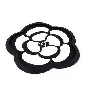 Voiture Dvr Anti-Slip Mats Antislip Biety Car Slip Pad Noir Et Blanc Fleur Décoration Tapis Camellia Pvc Haute Température Résistant Rond Dhmpy