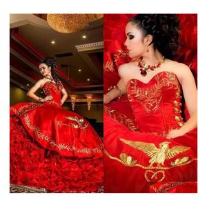 Auto DVR Quinceanera Dresses Vintage Sweetheart Red Gold Borduursel Ball Jurk Satijnen Ruches Lace Up Floor Lengte Vestido de Festa Sweet 16 Dr Dha9y