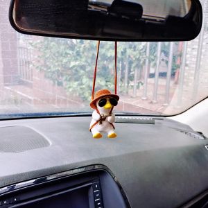 Voiture intérieure pendentif mignon anime swing petit canard lunettes de soleil de canard suspendus