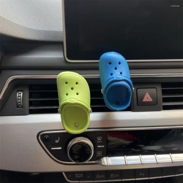 Fragancia de Perfume montada en el coche, Mini zapatos con agujeros, decoración de salida de aire acondicionado, incluye accesorios interiores de piedra de incienso