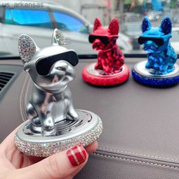 Auto ornament Swing Doll Metal Franse bulldog met massief diamant parfum gezuiverd de auto in de airconditie mooie autogeschenken L230523