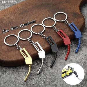 Voiture ravitaillement pistolet porte-clés métal carburant pompe à essence buse porte-clés créatif Auto pièce modèle pendentif pour hommes Cool porte-clés accessoire