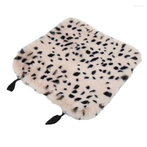 Fundas de asiento de coche 17 pulgadas Universal Auto Front Pad Soft White Black Spots Cojín Mantener caliente para el invierno